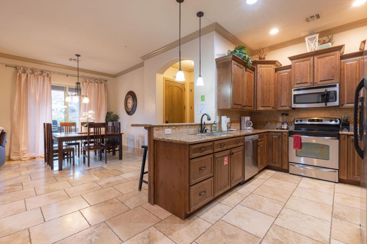 D5-Coral Springs Poolside-Ground Floor 3-Bedroom Hillside View Hurricane Rum bild